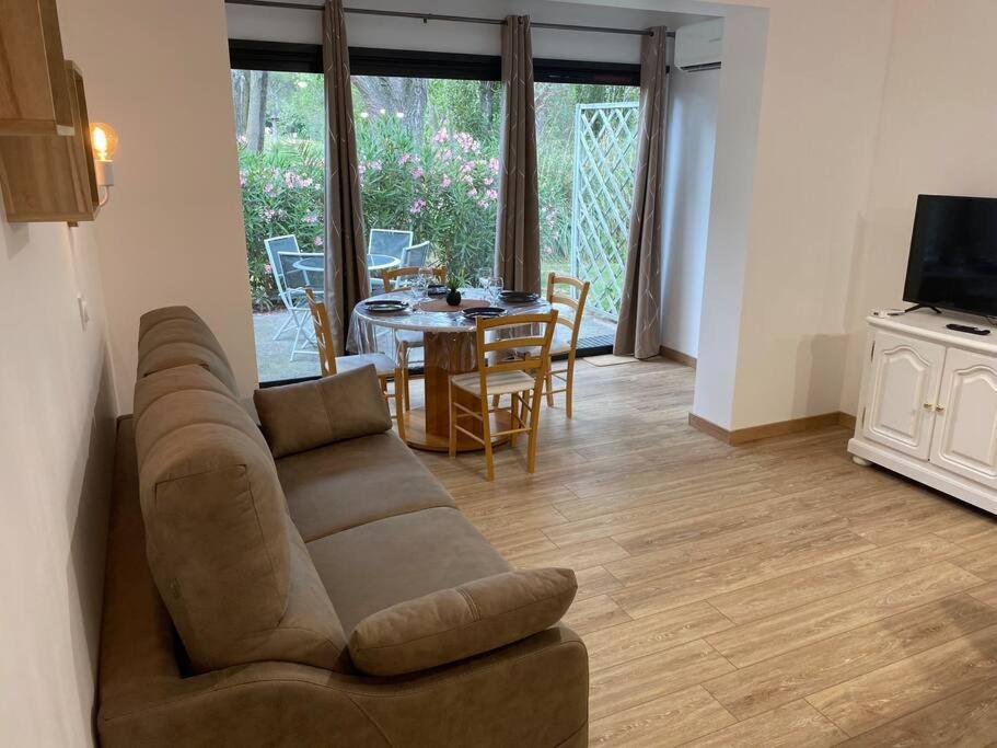 Appartement Residence Vacances Amandier Арль Экстерьер фото